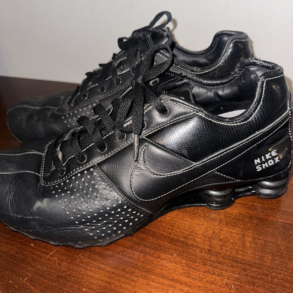 2011‎ NIKE SHOX DELIVER TRIPLE BLACK RUNNING SHOES Size 10 - Picture 1 of 10